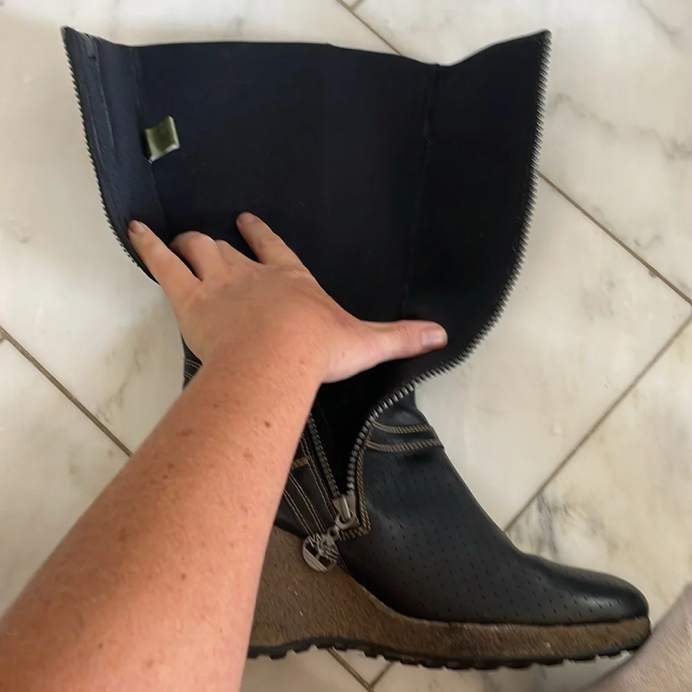 Timberland, women’s 9, black leather contrast stitch wedge zipper knee boot NWOT - Picture 10 of 13